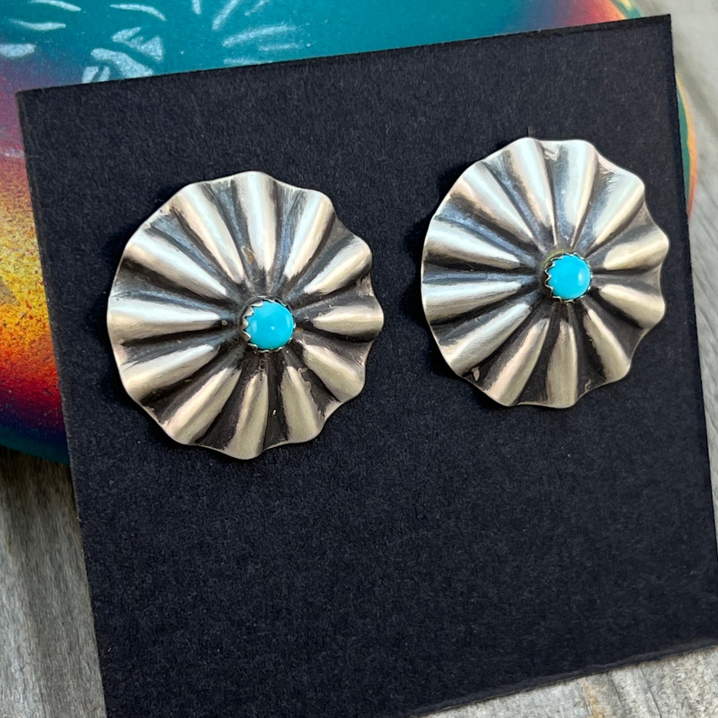 1" lightweight Corrugated fluted stamped turquoise concho earrings Sterling silver Arlene Soce 657
